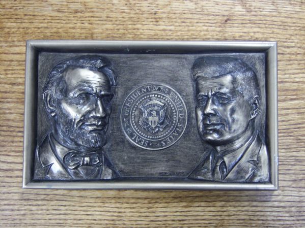 1964 Angelo, Inc. Abraham Lincoln/John F. Kennedy Plastic Library Wall Plaque