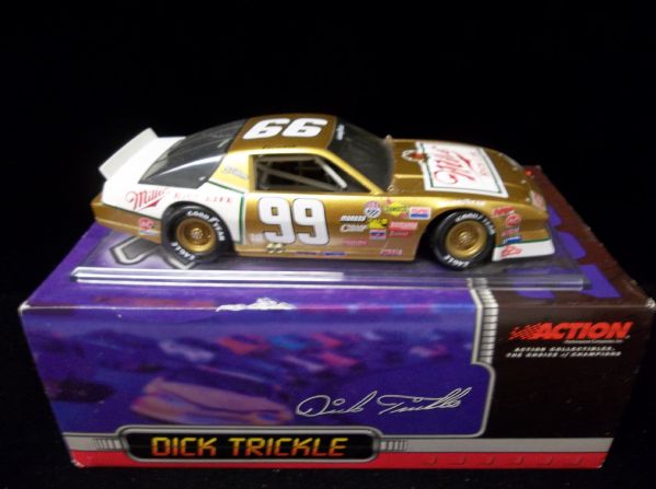 2001 Action 1:24 NASCAR Auto Racing Die-Cast Car- #99 1989 Chevy Camaro Miller High Life Extreme Dick Trickle