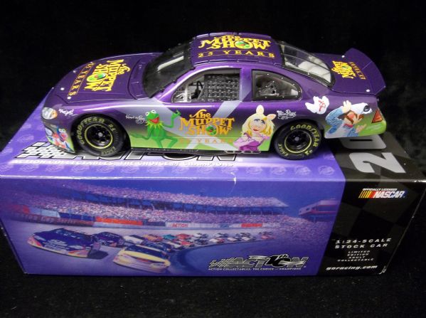 2002 Action NASCAR Racing 1:24 Die-Cast- Dodge Intrepid/ The Muppet Show 25th Anniversary Car