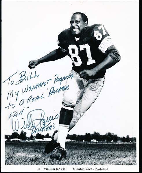 Autographed Willie Davis Green Bay Packers NFL B/W 8” x 10” Photo
