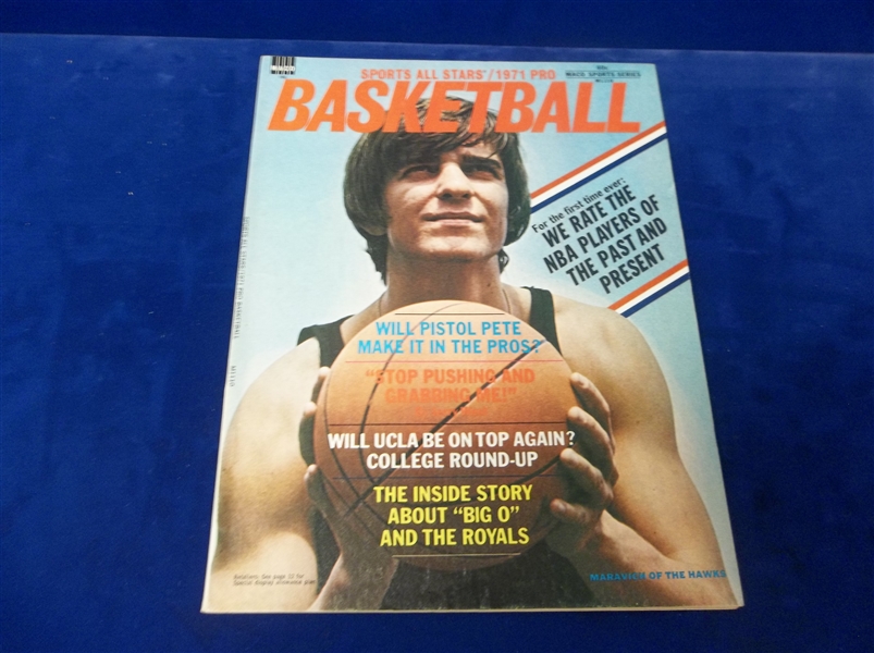 1971 MACO Sports All Stars/ 1971 Pro Basketball- Pete Maravich Cover