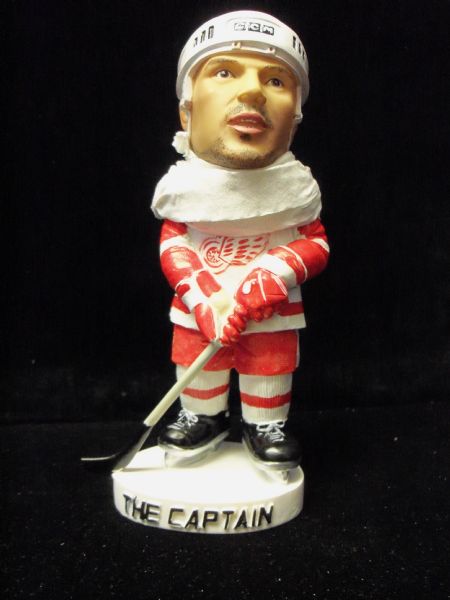 Steve Yzerman Bobble Dobbles Detroit Red Wings Bobble Head Doll