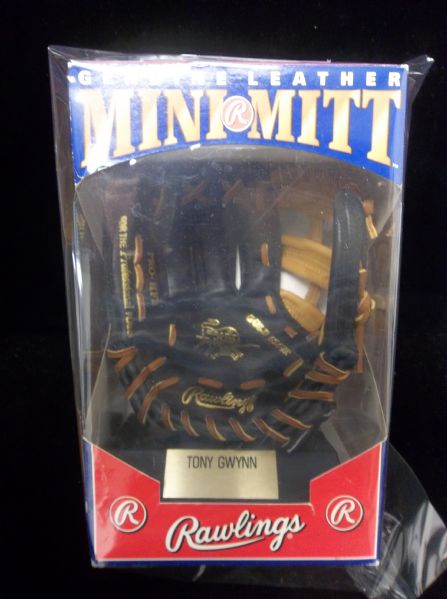 1991 Rawlings “Gold Glove Mini-Mitt”- Tony Gwynn, Padres