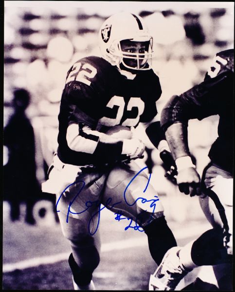 Roger Craig Autographed Los Angeles Raiders Ftbl. B/W 8” x 10” Photo