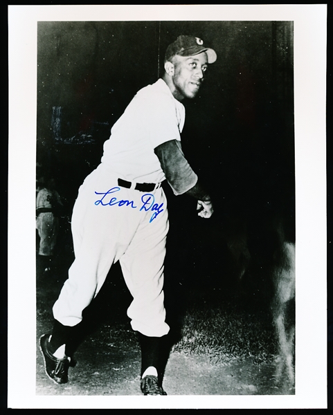 Leon Day Autographed Newark Eagles Negro Leagues Bsbl. B/W 8” x 10” Photo