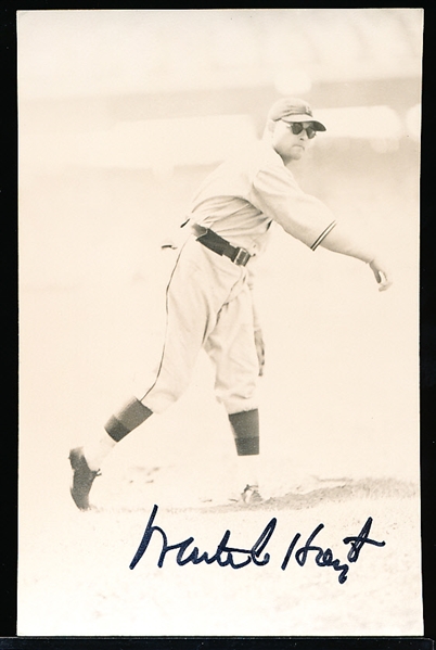 Autographed Waite Hoyt Pittsburgh Pirates MLB B/W “Photo Postcard”