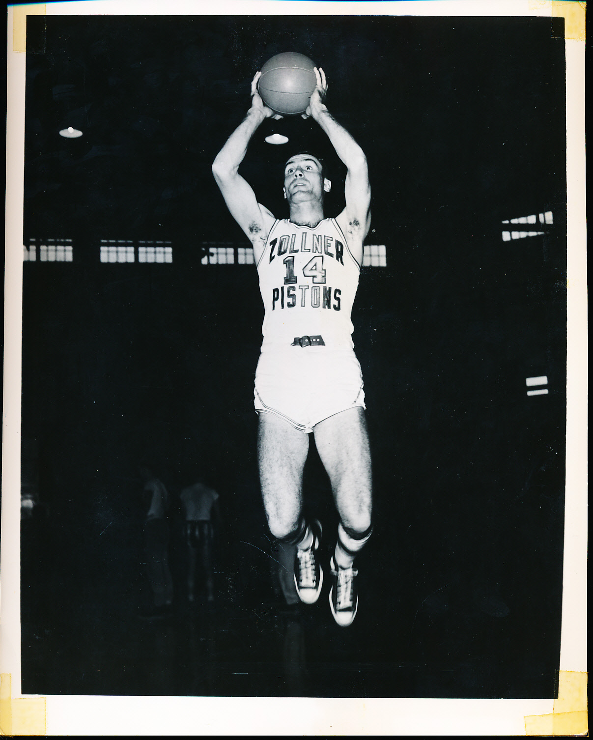 Lot Detail - 1950’s Bill Closs Zollner Pistons NBA B/W Team Issued 8” X ...