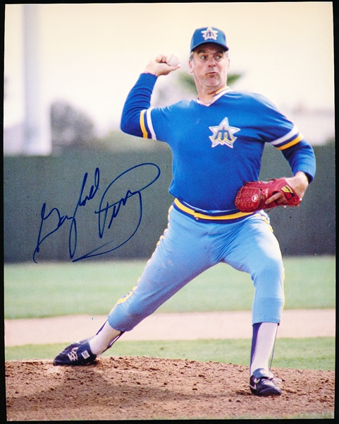 Autographed Gaylord Perry Seattle Mariners MLB Color 8” x 10” Photo