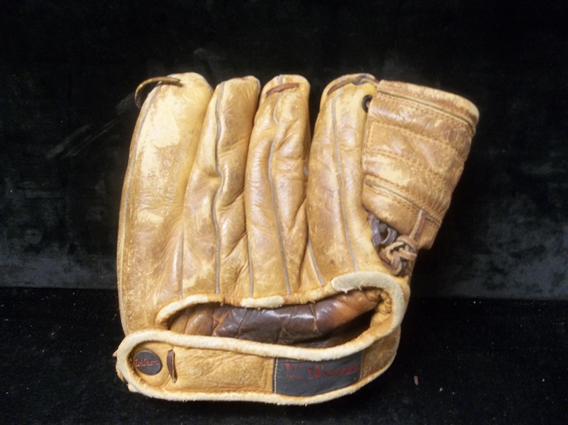 1950’s Wilson A2374 Early Wynn Professional Model Baseball Fielder’s Glove