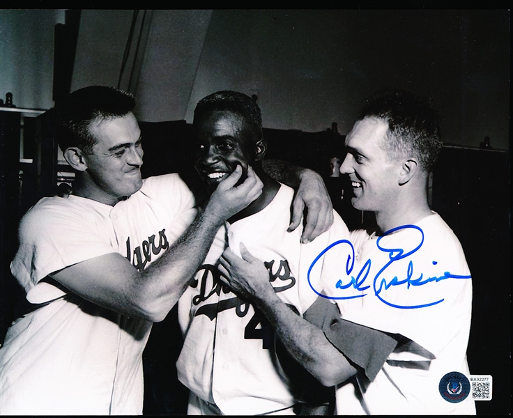 Autographed Carl Erskine Brooklyn Dodgers MLB B/W Multi-Player Photo with Jackie Robinson- Beckett Certified