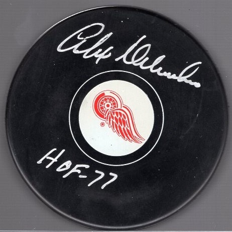 Autographed Alex Delvecchio Detroit Red Wings Official NHL Logo Puck- Beckett Certified