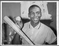 November 25, 1958 UPI/ Chicago Tribune Ernie Banks Chicago Cubs MLB B/W 7” x 9” Photo