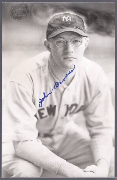 Autographed Johnny Broaca New York Yankees MLB B/W Photo Postcard